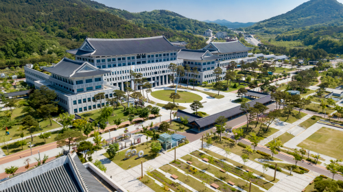 이철우 경북도지사 두고 더불어민주당 경북도당 ‘저급한 SNS 그만둬야’