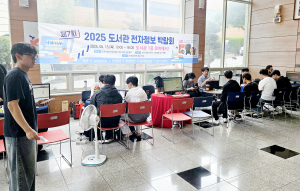 영남이공대, ‘도서관 전자정보박람회’ 이용객 호평