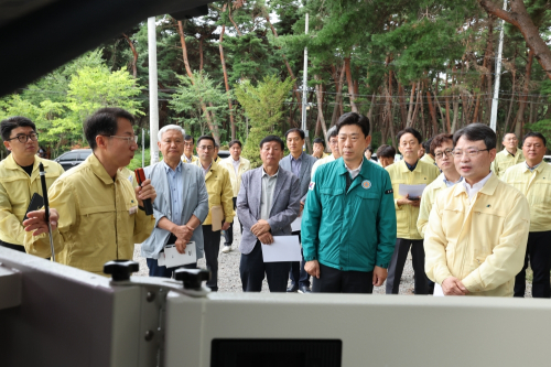 포항, 소나무재선충병 확산 차단 총력…산림청장과 항공방제 현장 점검