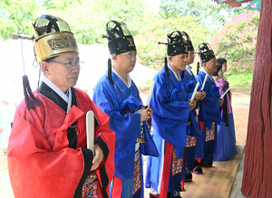 군위군, 새 군정 첫발 ‘향교에서’…민선9기 출범 고유례