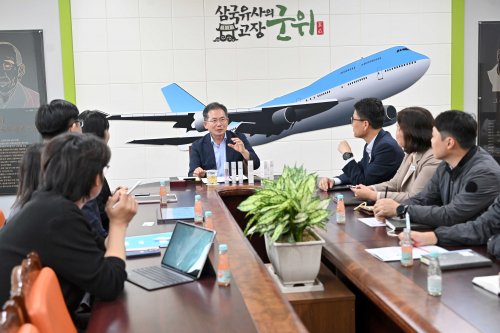 군위군, 먹던 사과에서 바르는 사과로…‘골든볼’ 화장품 변신